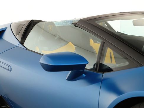 Used 2020 Lamborghini Huracan EVO RWD image 40