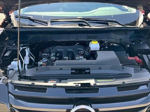 Certified 2025 Nissan Pathfinder SL w/ SL Premium Package FWD image 28