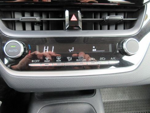 Used 2024 Toyota Corolla LE image 19