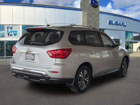 Used 2017 Nissan Pathfinder S FWD image 2