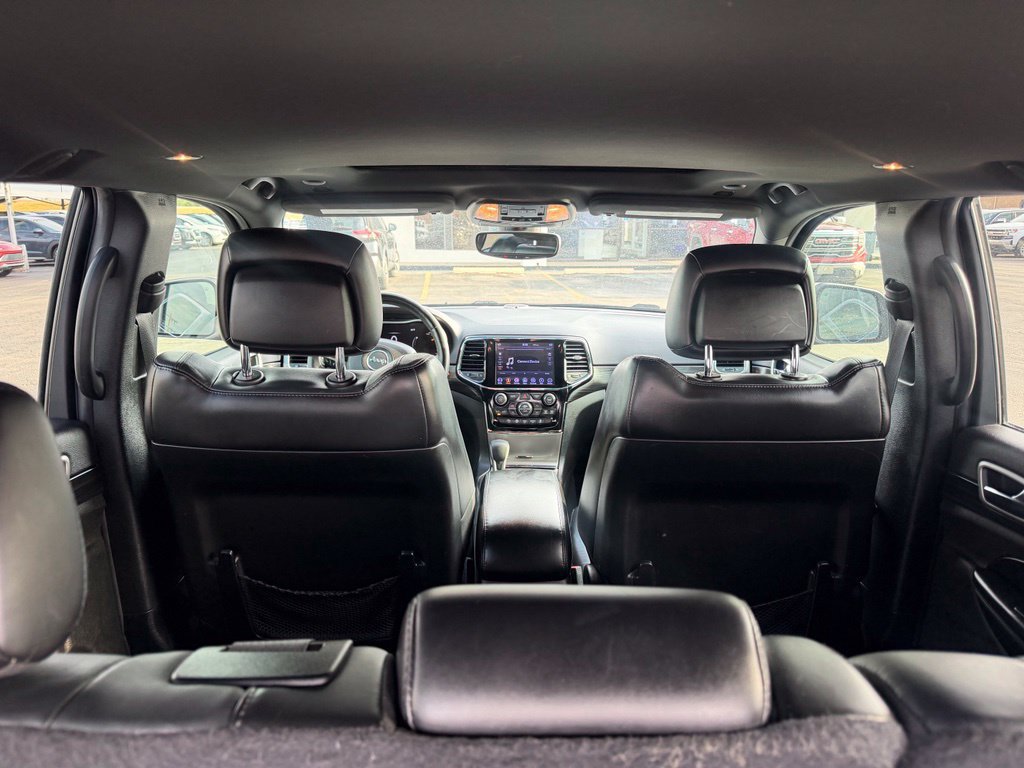 Used 2019 Jeep Grand Cherokee Altitude AWD/4WD image 18