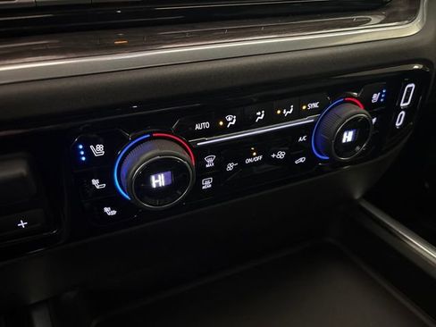 Used 2025 Chevrolet Silverado 3500 LTZ w/ LTZ Premium Package image 58