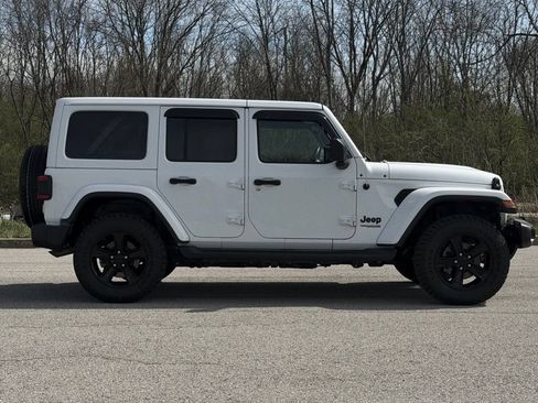 Used 2021 Jeep Wrangler Unlimited Sahara AWD/4WD image 25