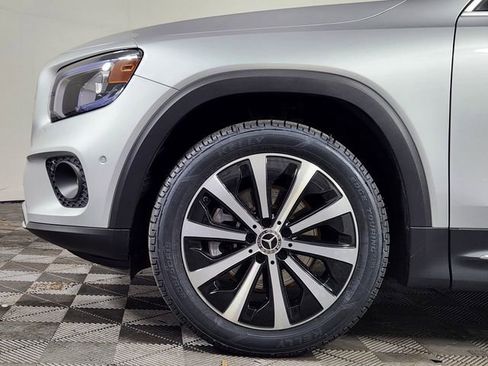 Used 2023 Mercedes-Benz GLB 250 4MATIC image 9