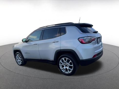 Used 2025 Jeep Compass Limited image 10