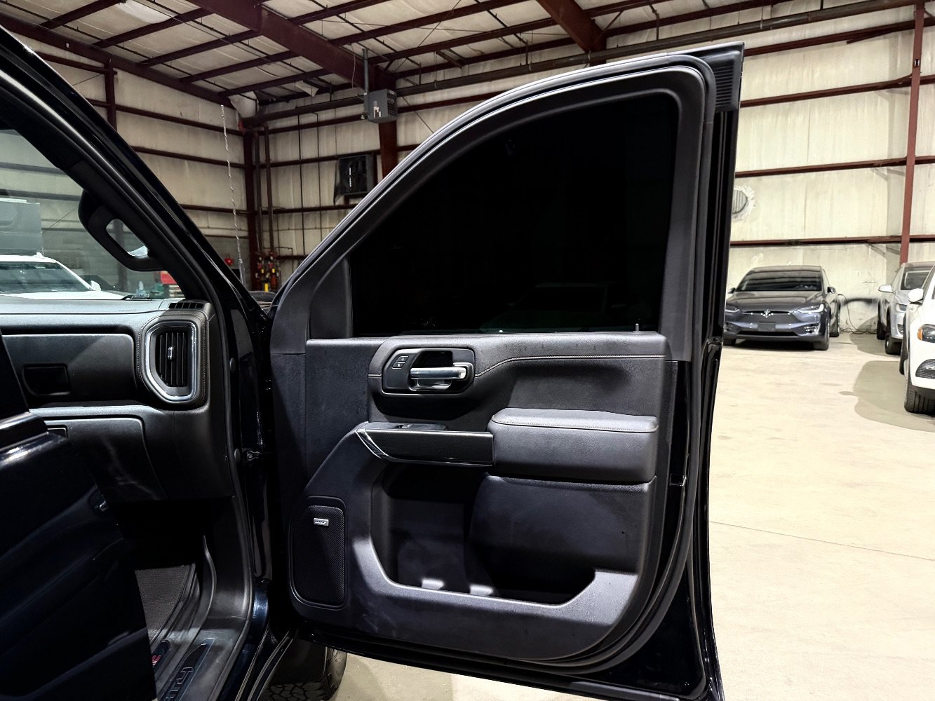 Used 2023 GMC Sierra 2500 AT4 w/ AT4 Preferred Package AWD/4WD image 23