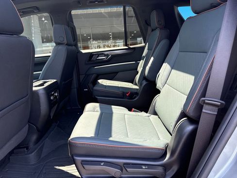 Used 2025 GMC Yukon AT4 w/ AT4 Premium Package AWD/4WD image 26