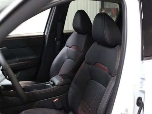 New 2026 Nissan Kicks SR image 9