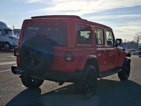 Used 2023 Jeep Wrangler Unlimited Sahara AWD/4WD image 4