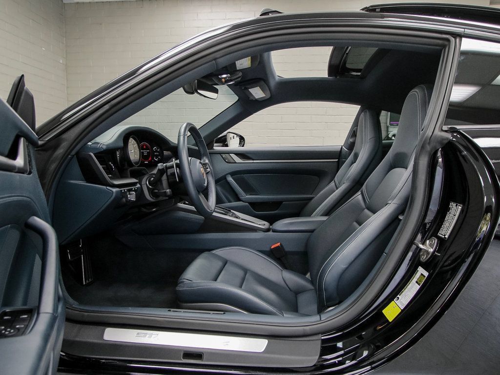 Used 2022 Porsche 911 Carrera 4 AWD/4WD image 11