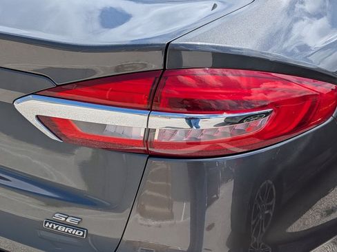 Used 2020 Ford Fusion SE FWD image 10