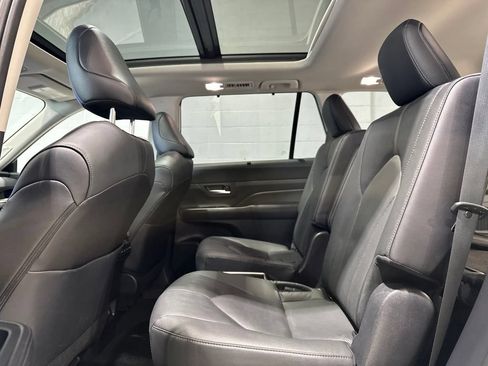 Certified 2025 Toyota Grand Highlander AWD image 15