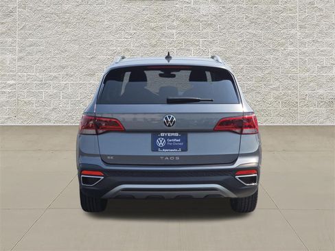 Certified 2023 Volkswagen Taos SE w/ Panoramic Sunroof Package FWD image 6