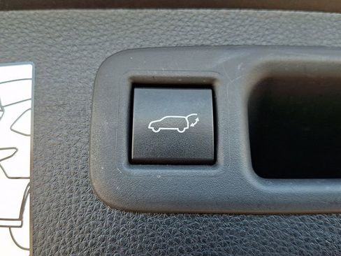 Used 2022 Toyota Highlander Platinum AWD/4WD image 29