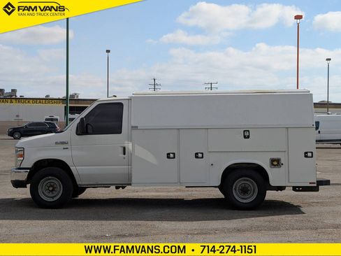 Used 2016 Ford E-350 and Econoline 350 Super Duty w/ Power Windows & Locks Group image 4