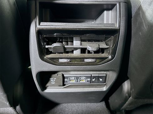 Used 2023 Jeep Grand Cherokee 4WD 4xe image 14