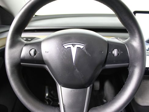 Used 2021 Tesla Model 3 Standard Range Plus image 11