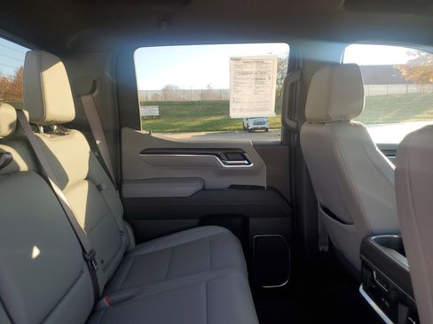 Used 2023 GMC Sierra 1500 SLT w/ SLT Premium Package image 33