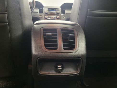 Used 2014 Ford Taurus SEL image 20