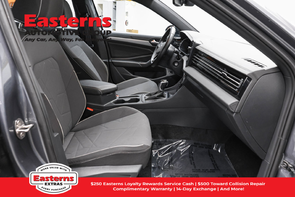 Used 2025 Volkswagen Jetta Sport FWD image 24