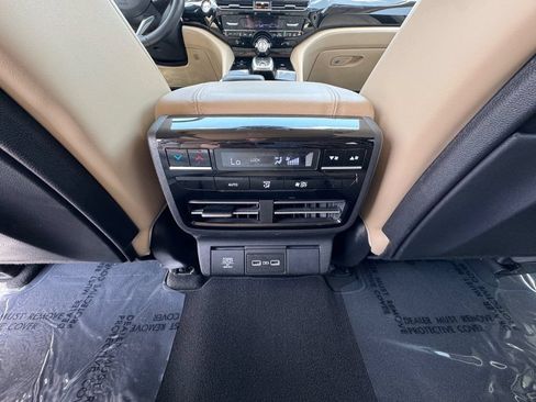 Used 2023 Acura MDX FWD w/ Technology Package image 15
