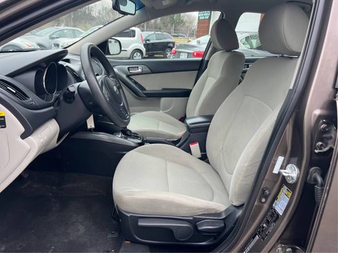 Used 2013 Kia Forte EX w/ Fuel Economy Pkg image 9