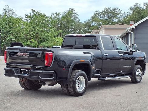 Used 2022 GMC Sierra 3500 Denali w/ Denali Ultimate Package AWD/4WD image 7