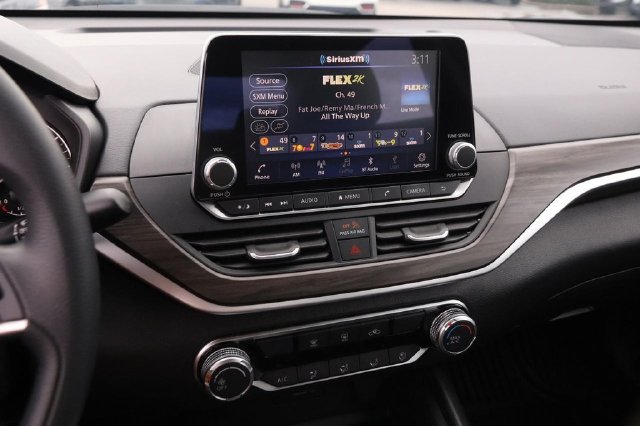 Certified 2025 Nissan Altima 2.5 SV FWD image 15