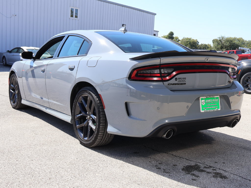 Used 2020 Dodge Charger R/T w/ Blacktop Package RWD image 3