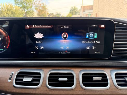 Used 2021 Mercedes-Benz GLE 450 4MATIC w/ AMG Line Exterior image 33