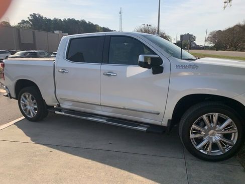 Used 2024 Chevrolet Silverado 1500 High Country w/ High Country Premium Package image 4
