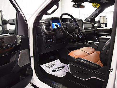 Used 2024 Ford F350 Platinum w/ Tremor Off-Road Package AWD/4WD image 18