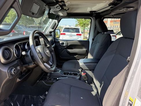 Used 2023 Jeep Wrangler Unlimited Sport AWD/4WD image 14