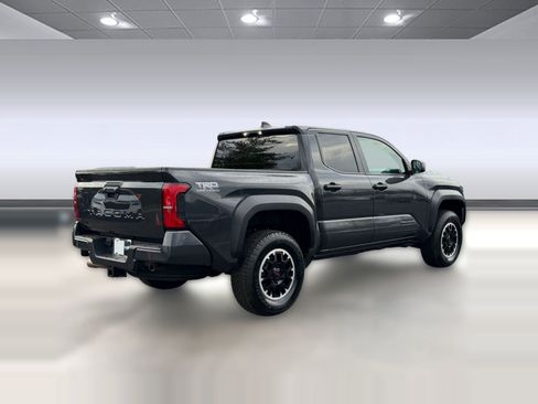 Used 2024 Toyota Tacoma TRD Off-Road image 9