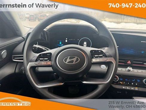 Used 2024 Hyundai Elantra SEL image 7