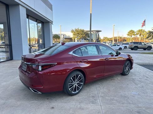 New 2025 Lexus ES 350 w/ Premium Package image 3