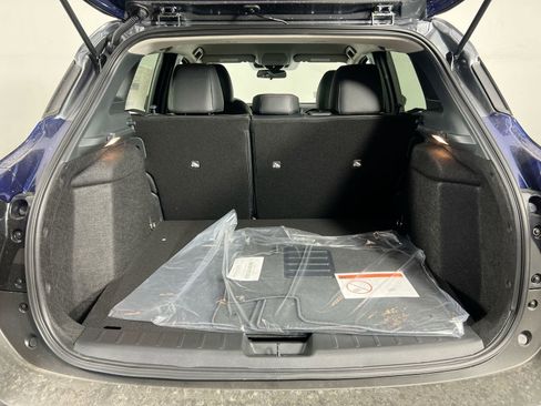 New 2025 Nissan Kicks SR image 32