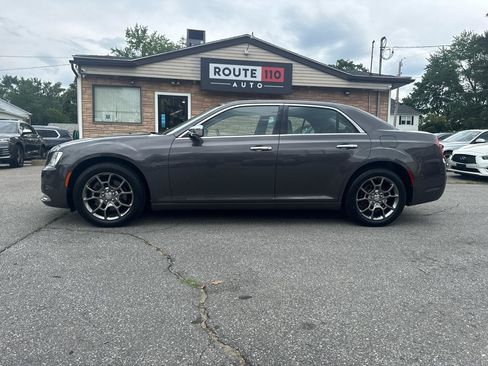 Used 2019 Chrysler 300 Limited AWD/4WD image 13