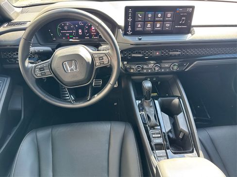 Used 2025 Honda Accord Sport image 19
