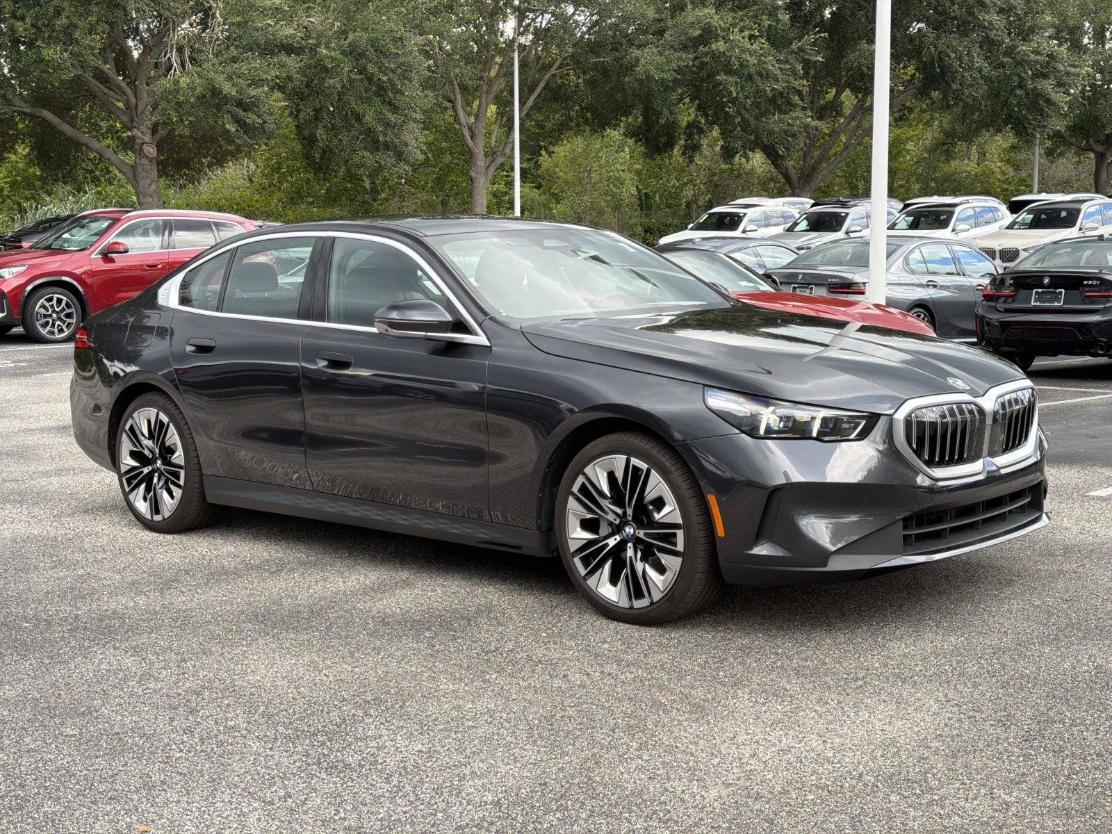 Used 2025 BMW 530i RWD image 2