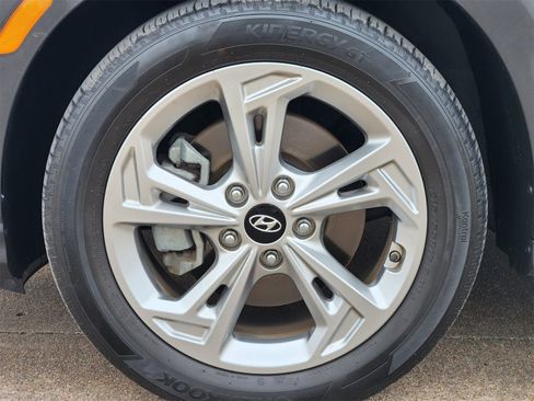 Used 2023 Hyundai Kona SEL image 14