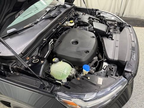 Used 2019 Volvo XC40 T5 R-Design image 27