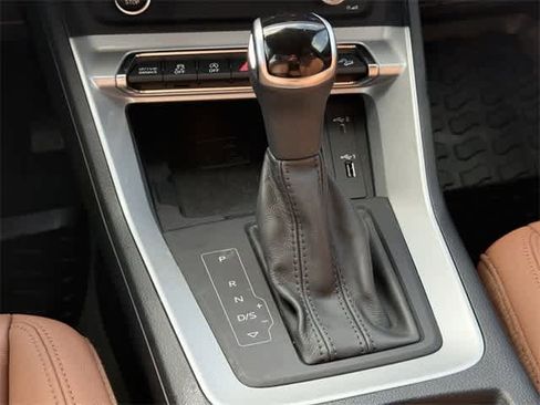 Used 2021 Audi Q3 2.0T Premium Plus w/ Premium Plus Package image 19