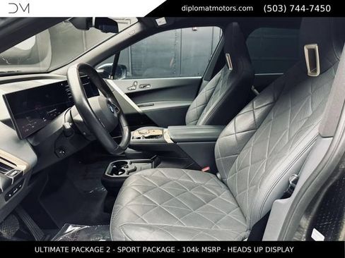 Used 2023 BMW iX xDrive50 w/ Ultimate Package 2 AWD/4WD image 18