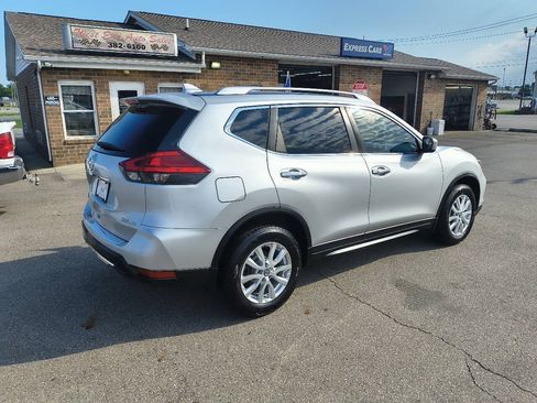 Used 2017 Nissan Rogue SV AWD/4WD image 5
