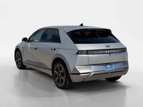 Used 2024 Hyundai Ioniq 5 Limited image 3