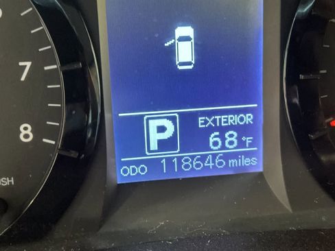 Used 2015 Toyota Sienna LE FWD image 26