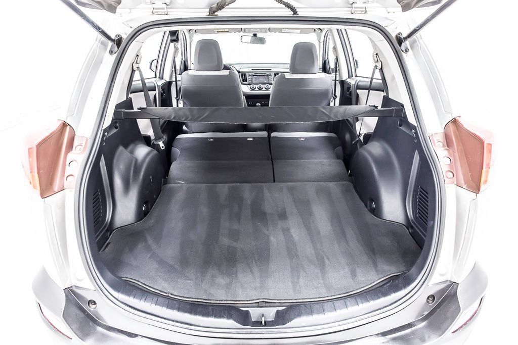 Used 2014 Toyota RAV4 LE FWD image 38