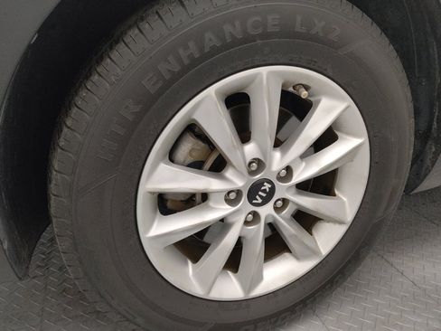 Used 2019 Kia Sorento FWD image 31