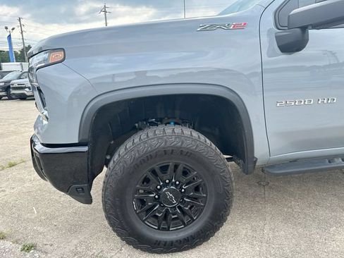 Used 2025 Chevrolet Silverado 2500 ZR2 w/ Technology Package AWD/4WD image 35